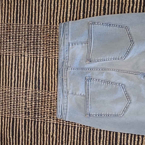 NWT FREE PEOPLE 'JUST FLOAT ON' FLARE JEANS - Picture 13 of 15